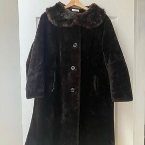 Faux Fur Coat with Real Fur Collar S/M Borgseal